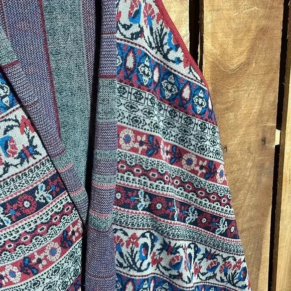 Flying Tomato Sweater vest - Picture 2 of 4